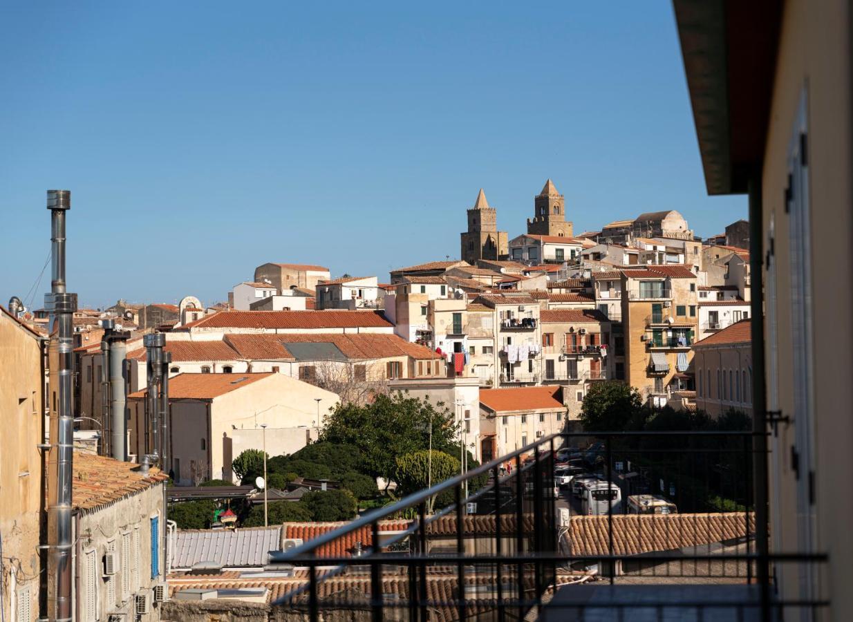 B&B Le Suites Di Costanza Cefalu Exterior photo